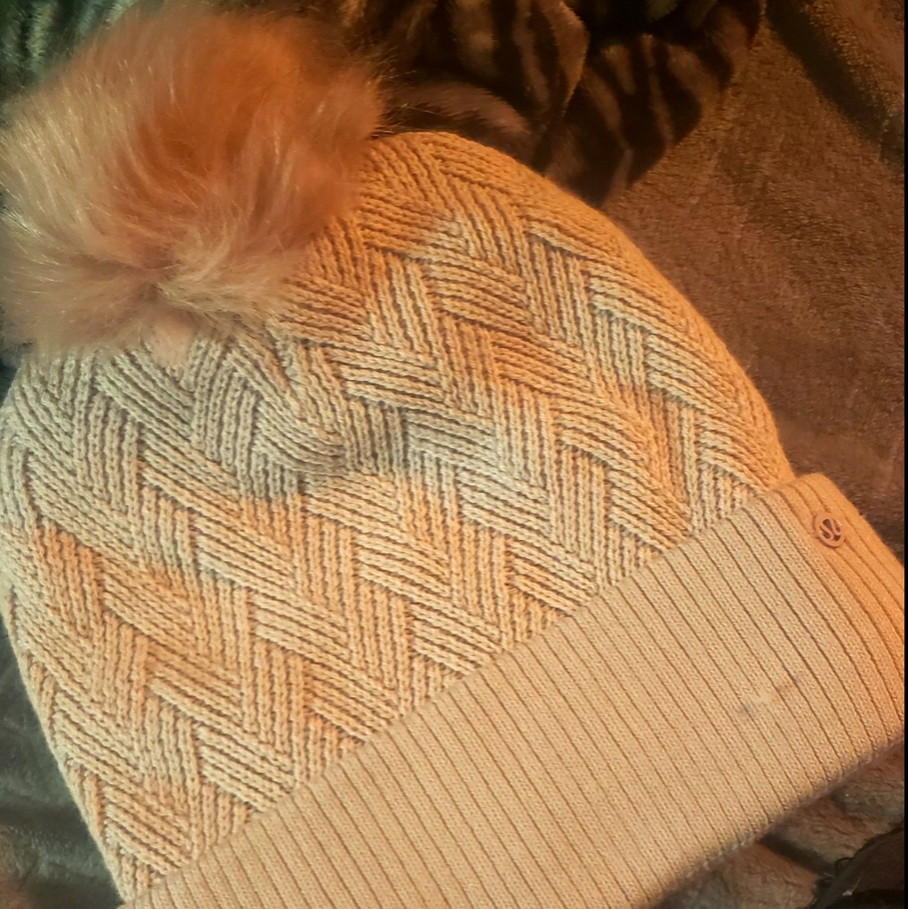 Lululemon pompom hat